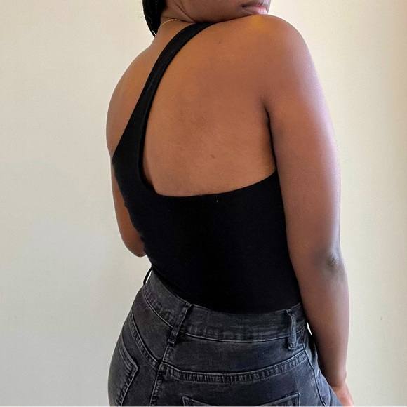 Asymmetrical black bodysuit - Picture 4 of 4